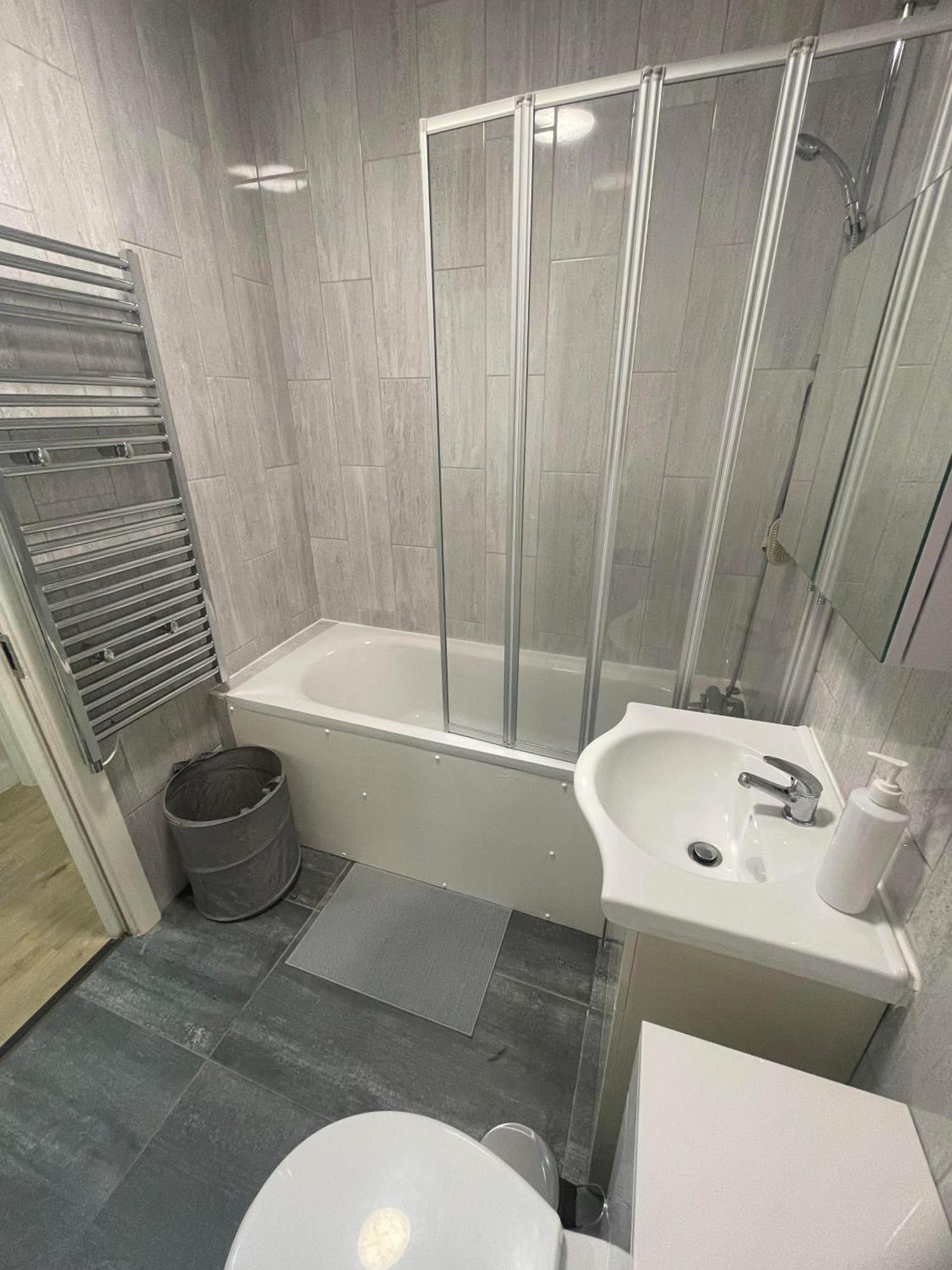 Wembley Stunning Modern Apartament